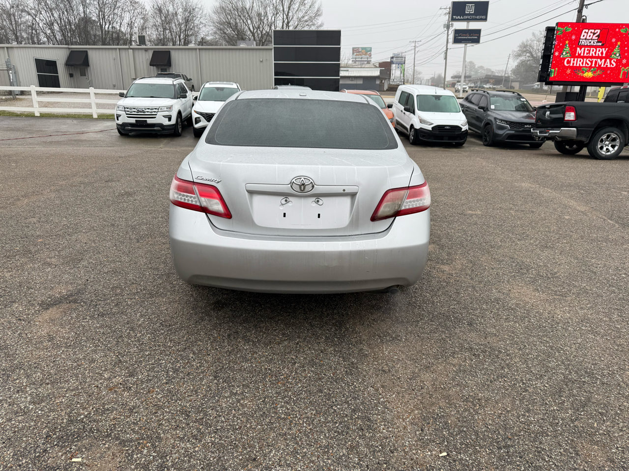 Toyota Camry SE 6-Spd MT 2010