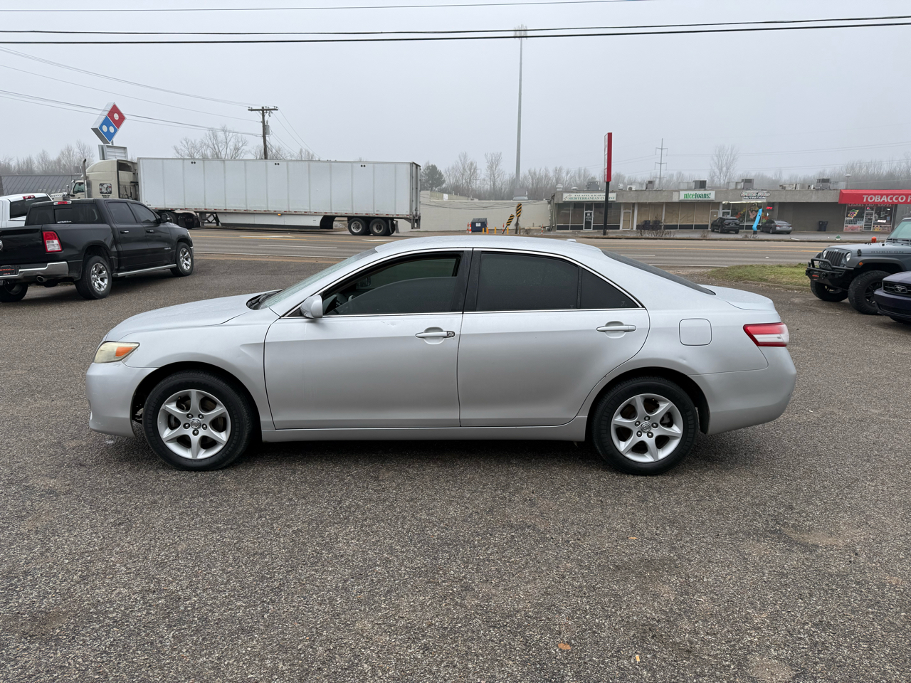 Toyota Camry SE 6-Spd MT 2010