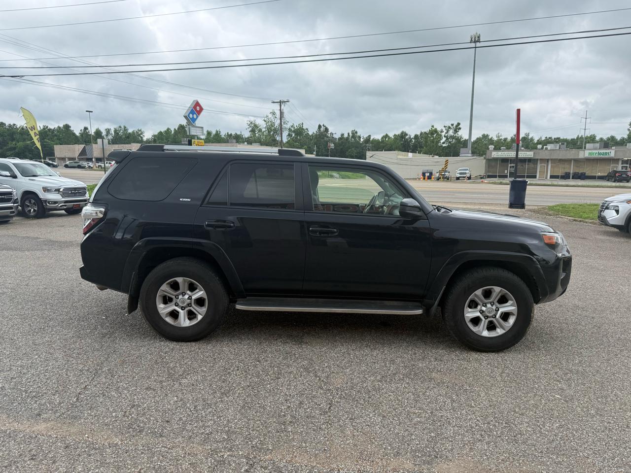 Toyota 4Runner SR5 2021