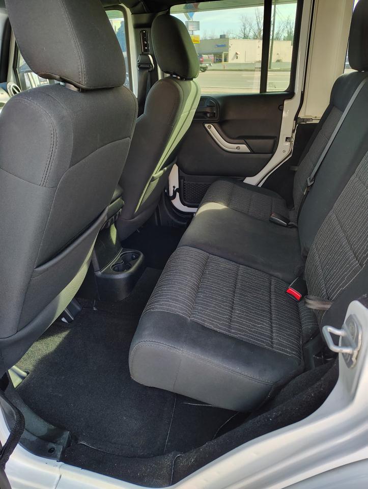 Jeep Wrangler Sahara Unlimited 2012