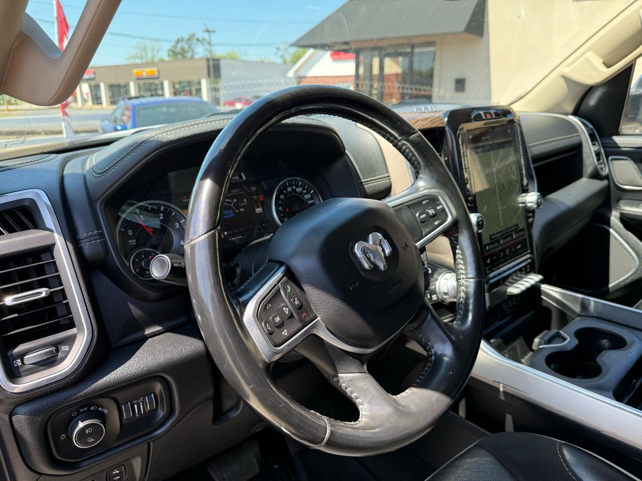 RAM 1500 Laramie Crew Cab SWB 4WD 2020