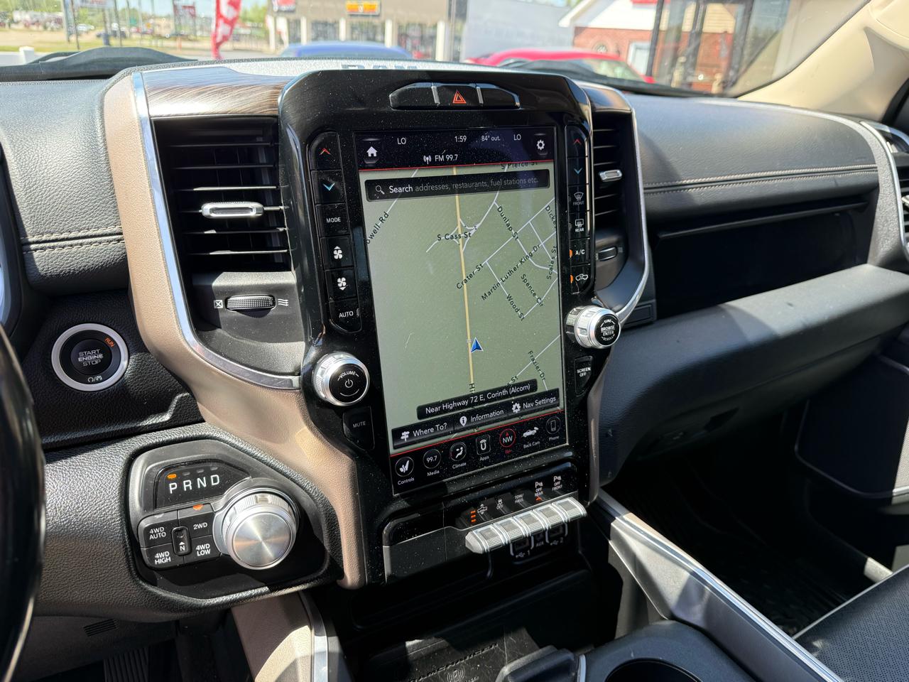 RAM 1500 Laramie Crew Cab SWB 4WD 2020