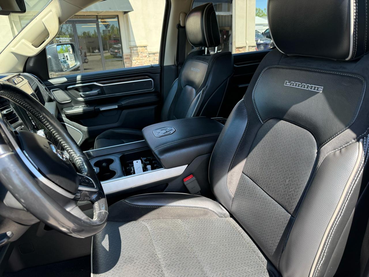 RAM 1500 Laramie Crew Cab SWB 4WD 2020