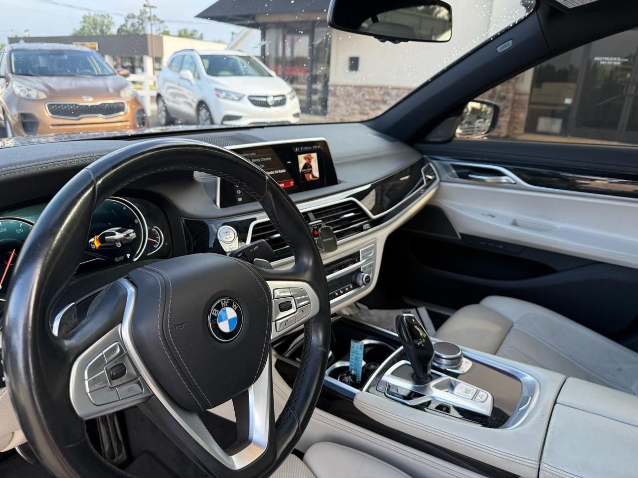 BMW 7-Series 750i 2019