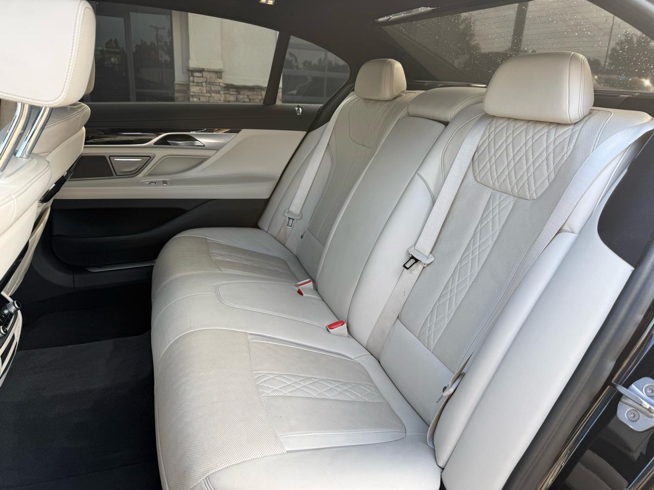 BMW 7-Series 750i 2019