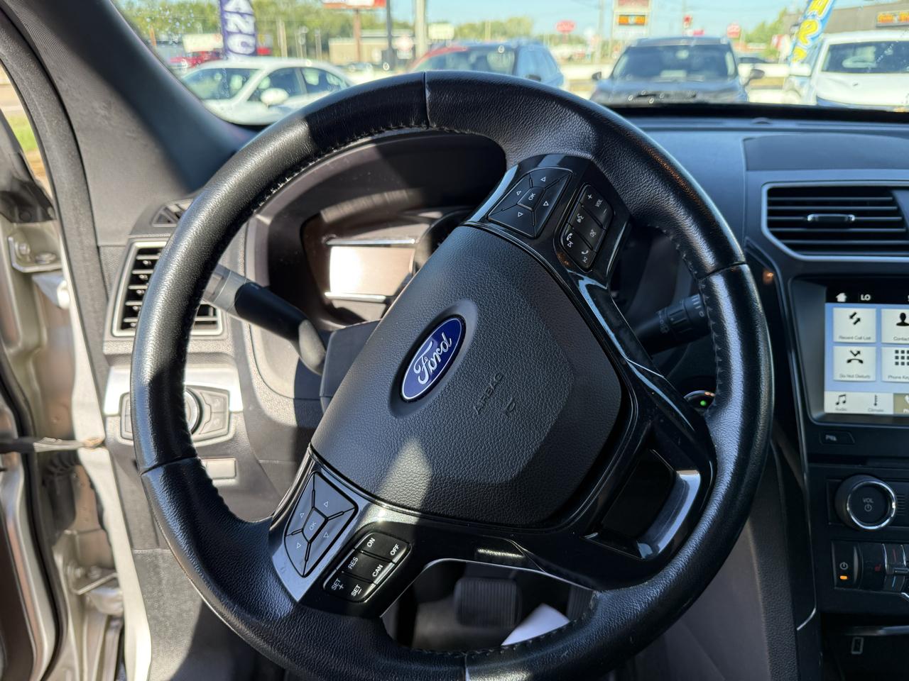 Ford Explorer 2WD 4dr V6 XLT 2017