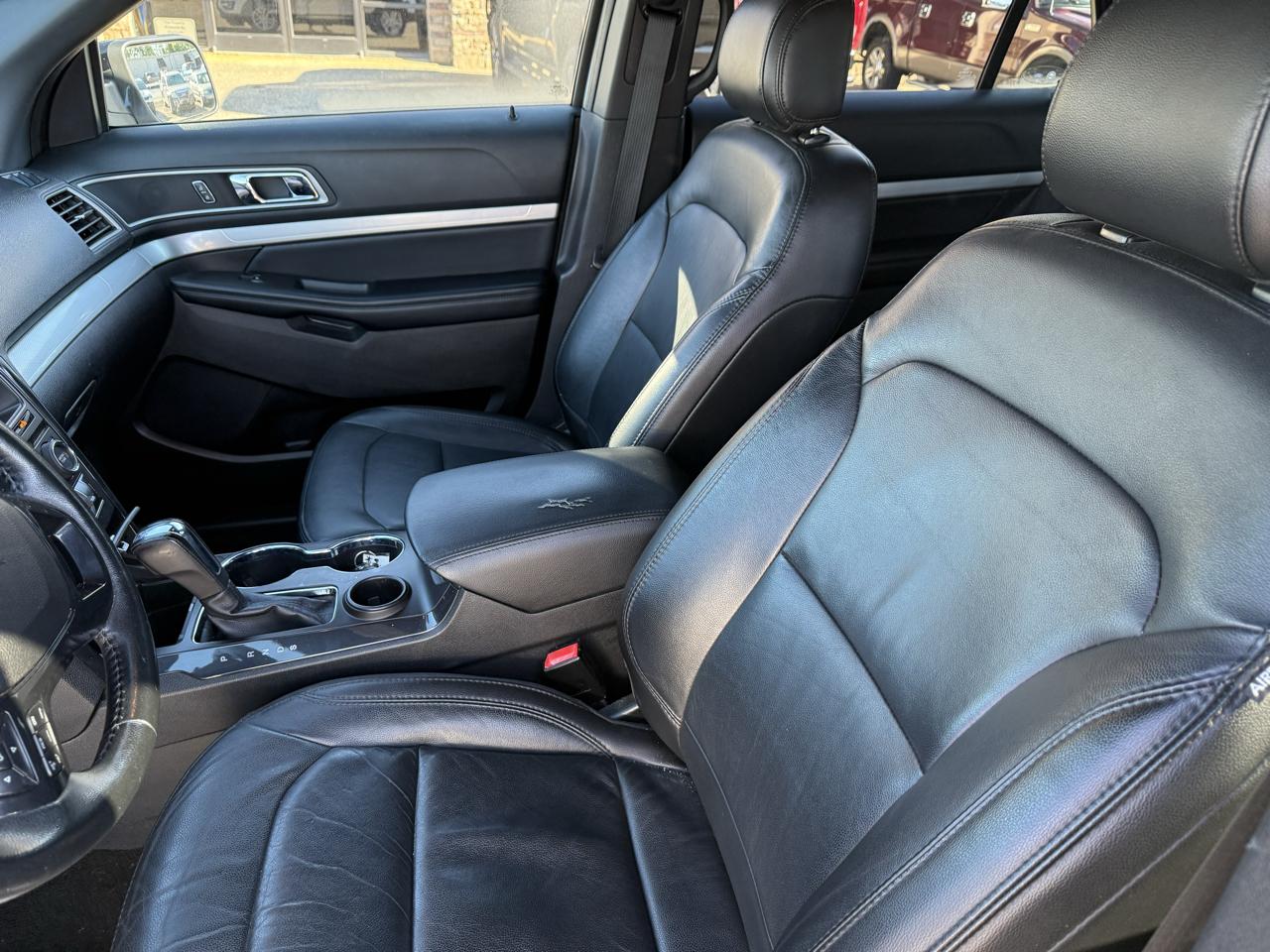 Ford Explorer 2WD 4dr V6 XLT 2017