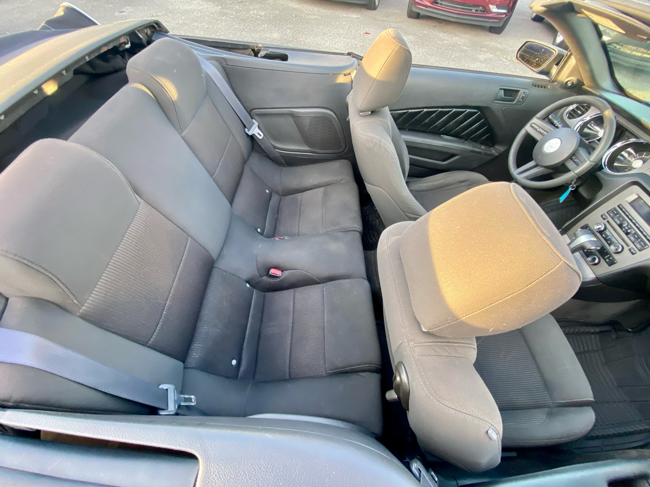 2010 Ford Mustang V6 photo 4