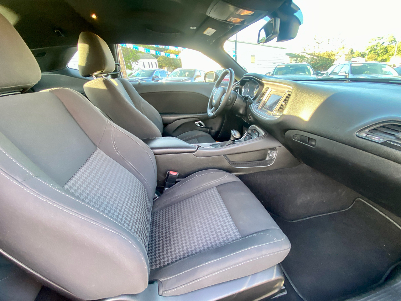 2019 Dodge Challenger SXT AWD photo 2