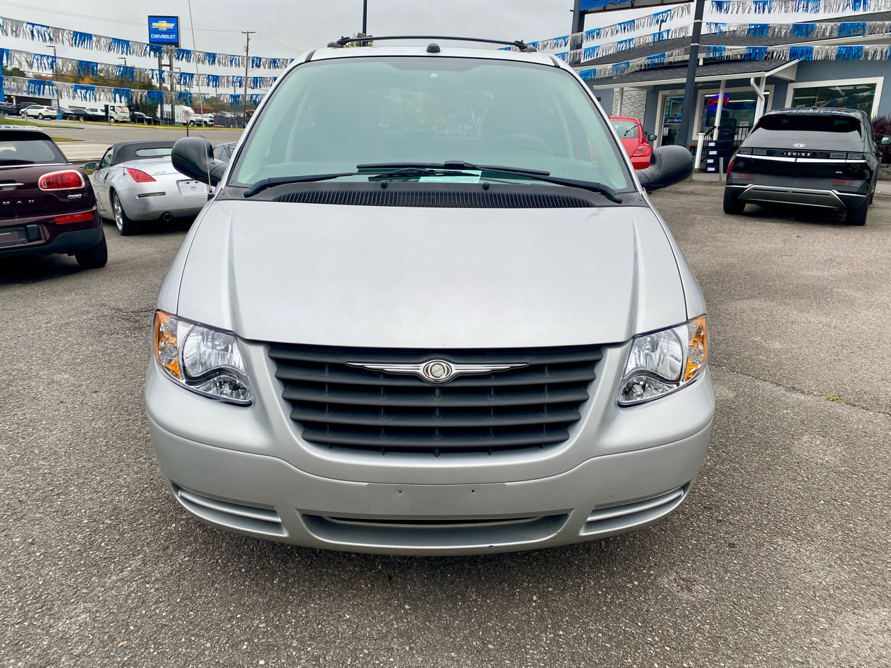 Chrysler Town & Country 4dr SWB FWD 2005 Chrysler Town & Country 4dr SWB FWD 2005