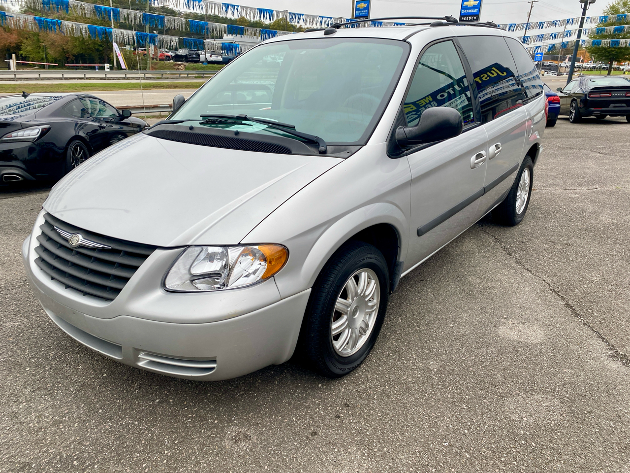 Chrysler Town & Country 4dr SWB FWD 2005 Chrysler Town & Country 4dr SWB FWD 2005