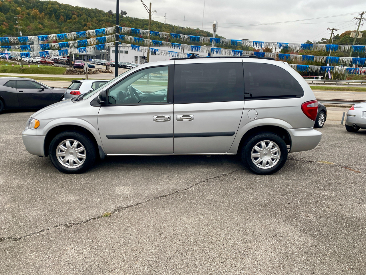 Chrysler Town & Country 4dr SWB FWD 2005 Chrysler Town & Country 4dr SWB FWD 2005