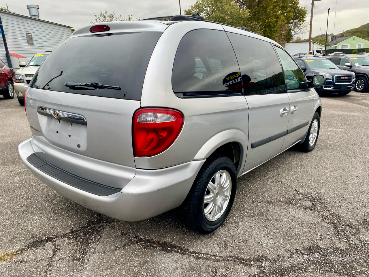 Chrysler Town & Country 4dr SWB FWD 2005 Chrysler Town & Country 4dr SWB FWD 2005