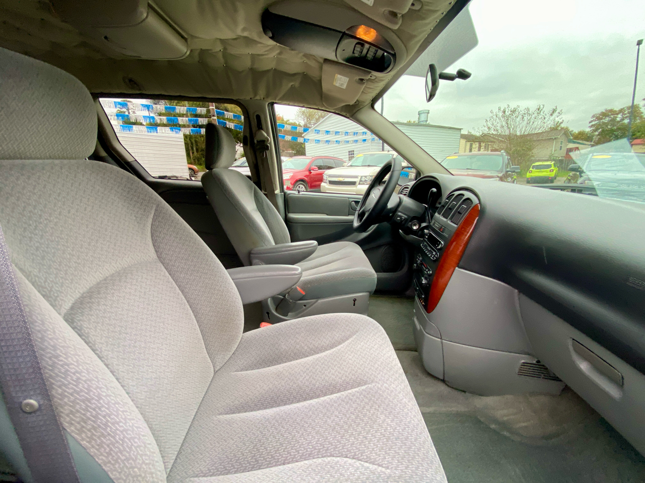 Chrysler Town & Country 4dr SWB FWD 2005 Chrysler Town & Country 4dr SWB FWD 2005