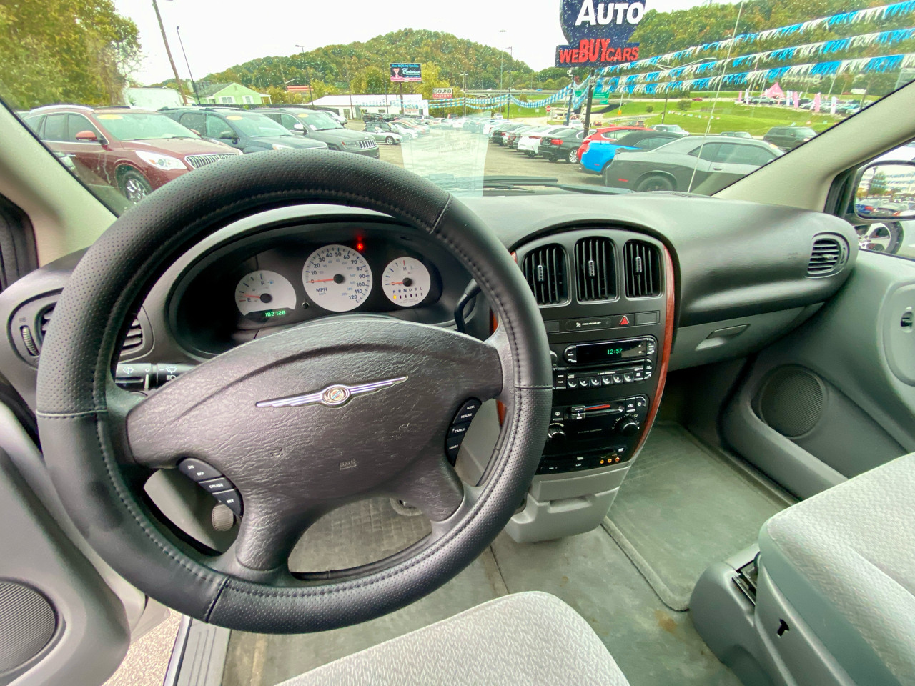 Chrysler Town & Country 4dr SWB FWD 2005 Chrysler Town & Country 4dr SWB FWD 2005