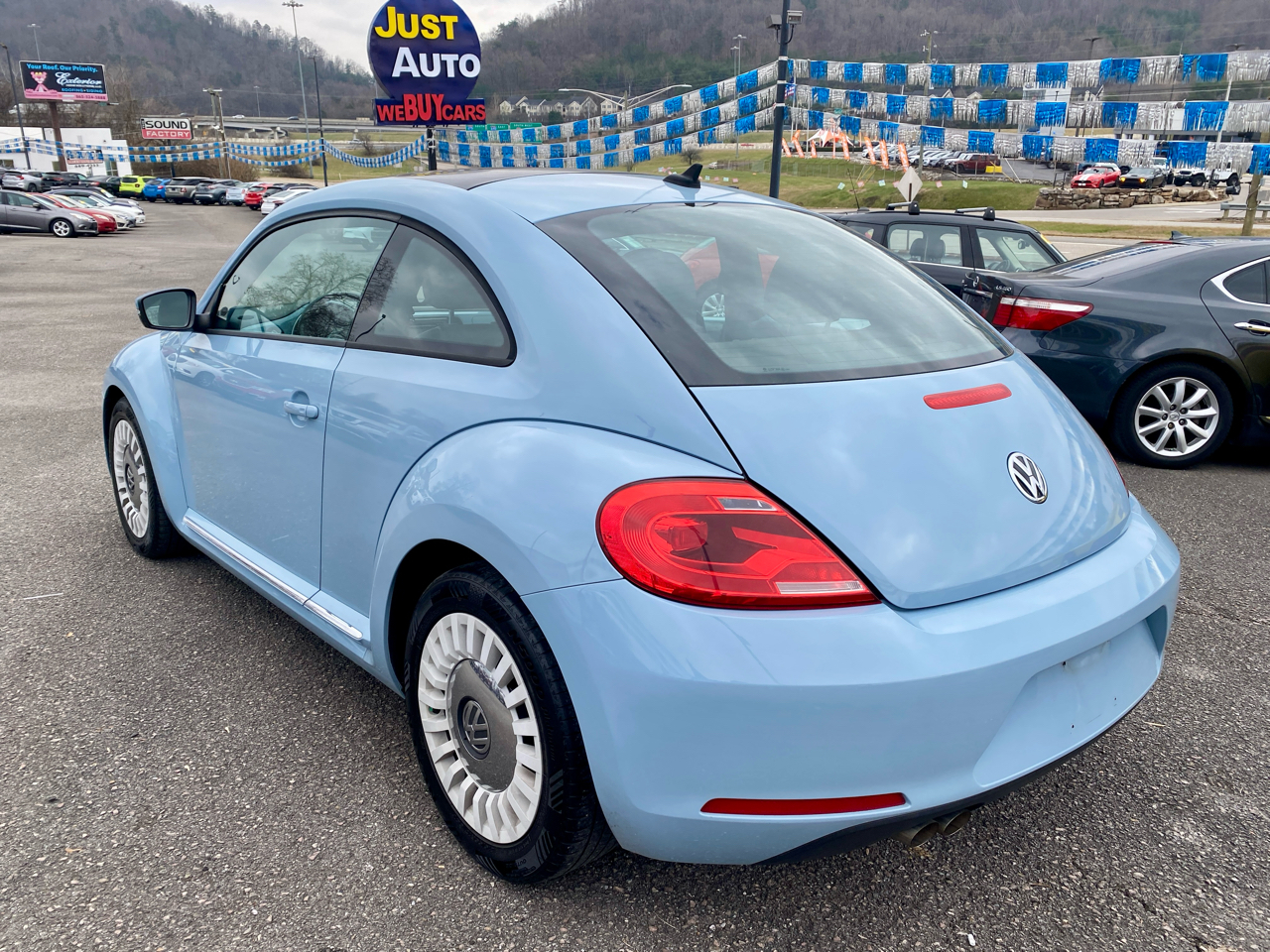 Volkswagen Beetle Coupe 2dr Auto 2.5L 2013