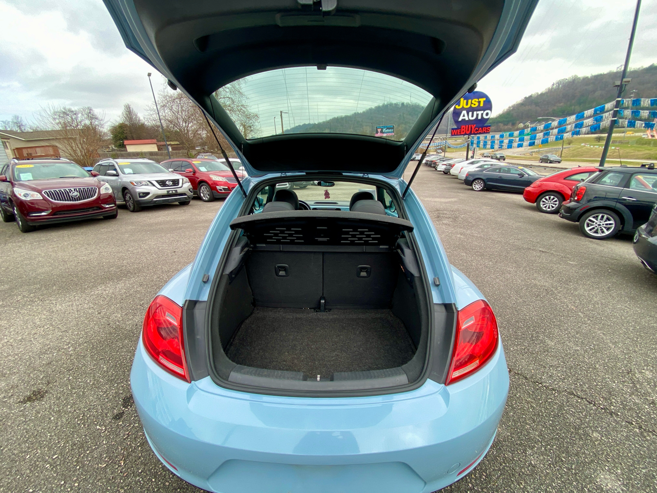 Volkswagen Beetle Coupe 2dr Auto 2.5L 2013