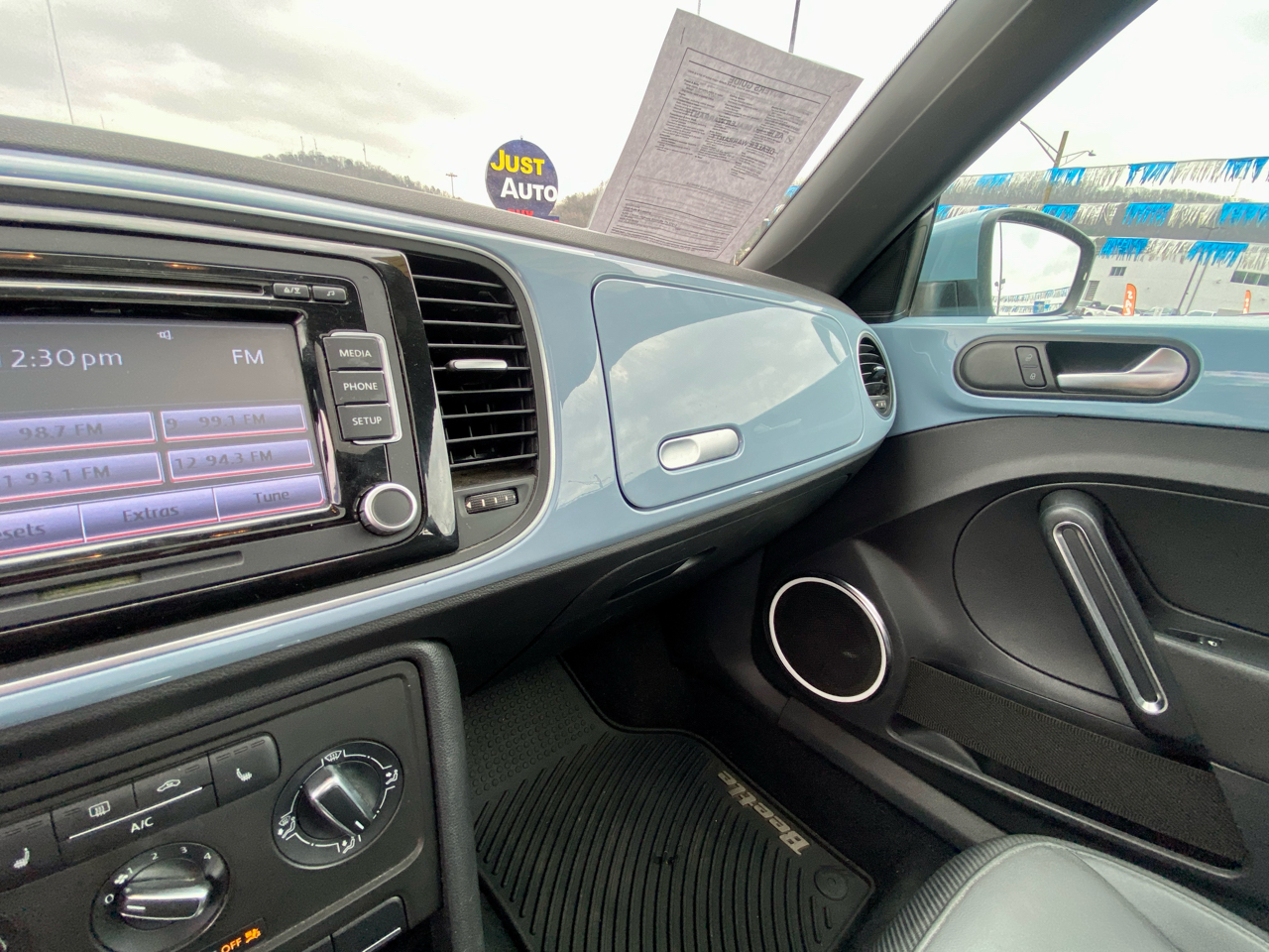 Volkswagen Beetle Coupe 2dr Auto 2.5L 2013