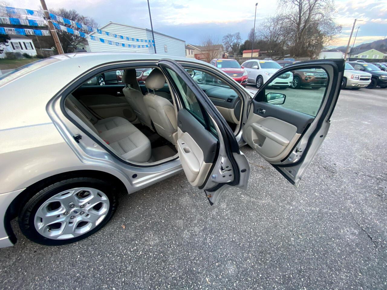 Ford Fusion 4dr Sdn SE FWD 2010