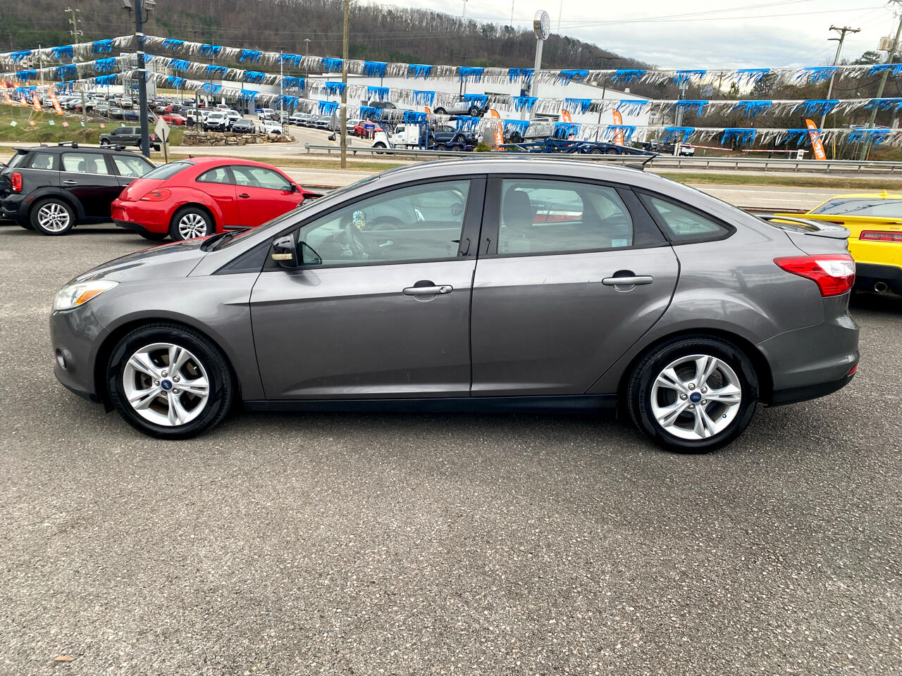 Ford Focus 4dr Sdn SE 2013