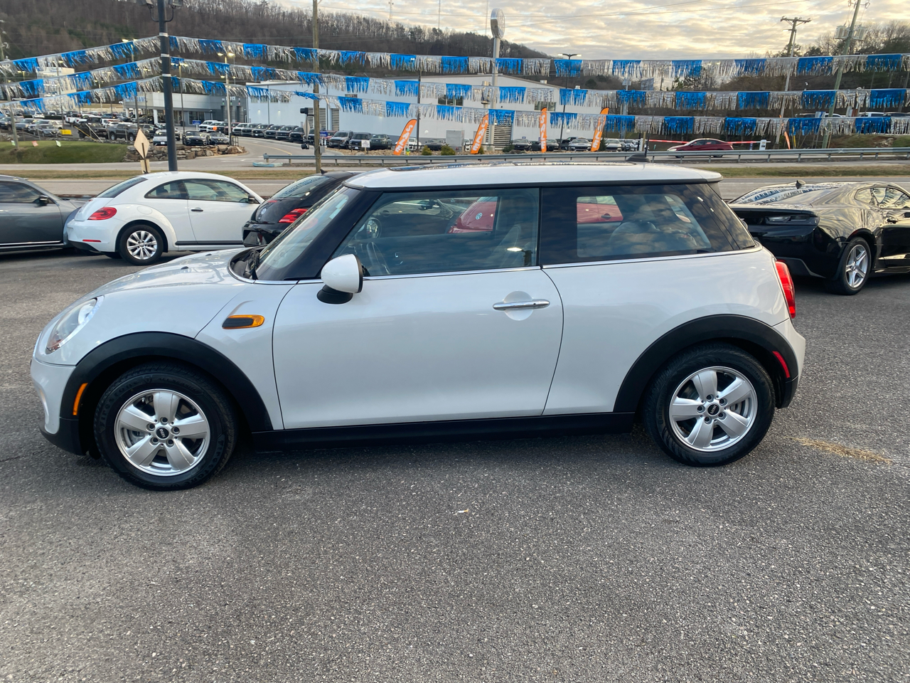 MINI Cooper Hardtop 2dr HB 2015