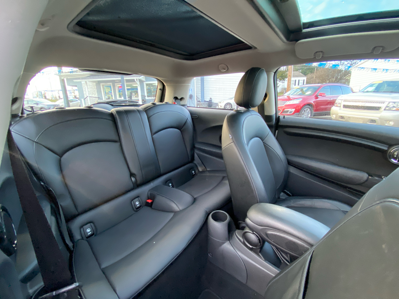 MINI Cooper Hardtop 2dr HB 2015