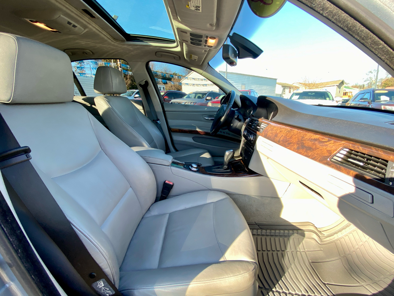 BMW 3 Series 4dr Sdn 328xi AWD SULEV 2008