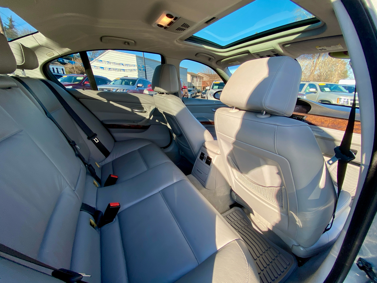 BMW 3 Series 4dr Sdn 328xi AWD SULEV 2008