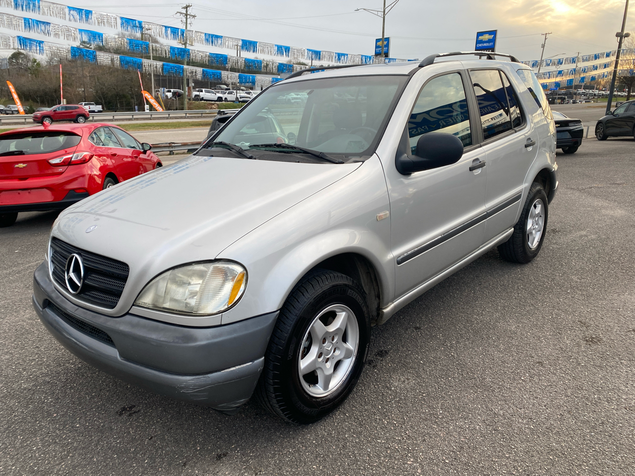 Mercedes-Benz M-Class 4dr AWD 3.2L 1999