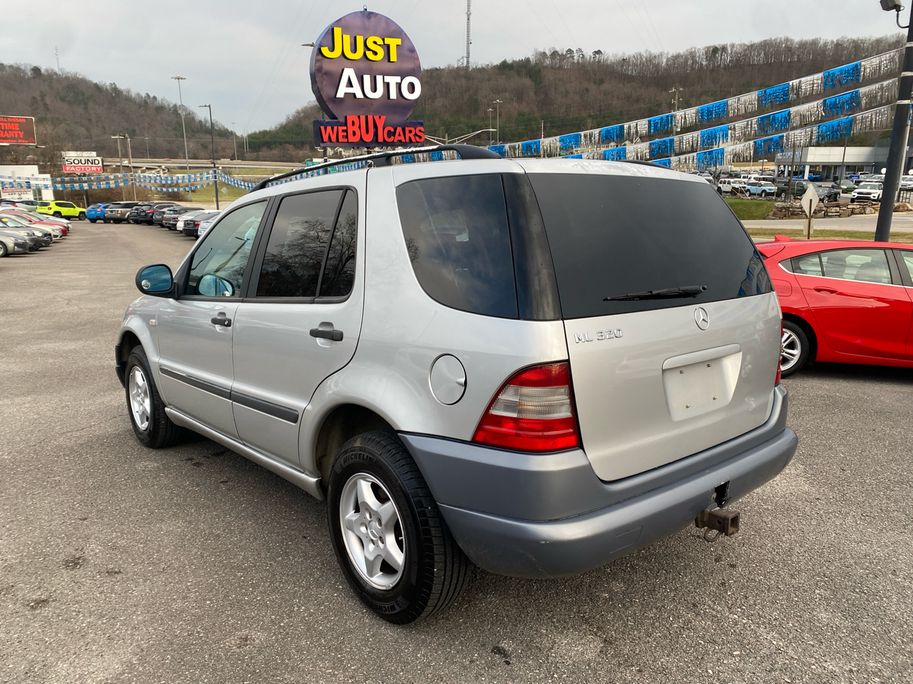 Mercedes-Benz M-Class 4dr AWD 3.2L 1999
