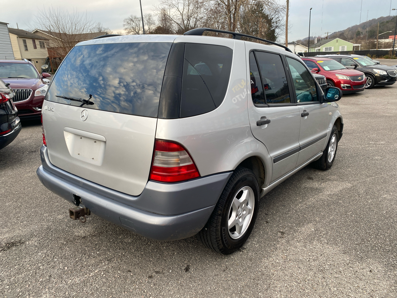Mercedes-Benz M-Class 4dr AWD 3.2L 1999