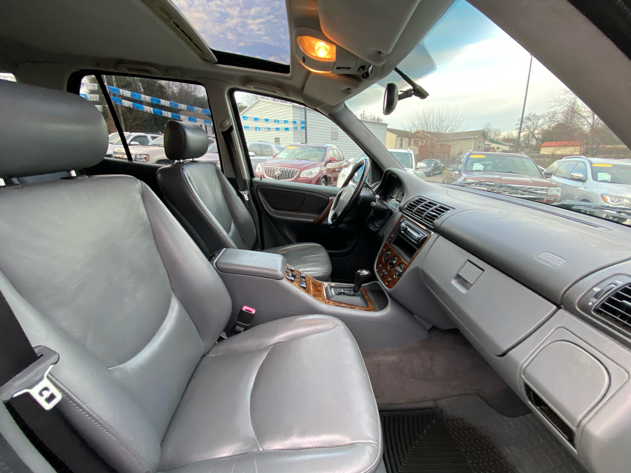 Mercedes-Benz M-Class 4dr AWD 3.2L 1999