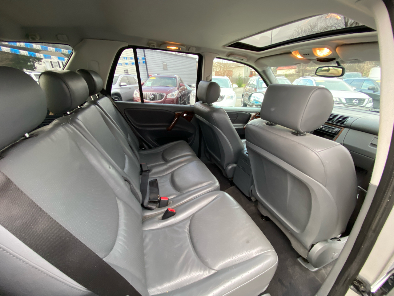 Mercedes-Benz M-Class 4dr AWD 3.2L 1999