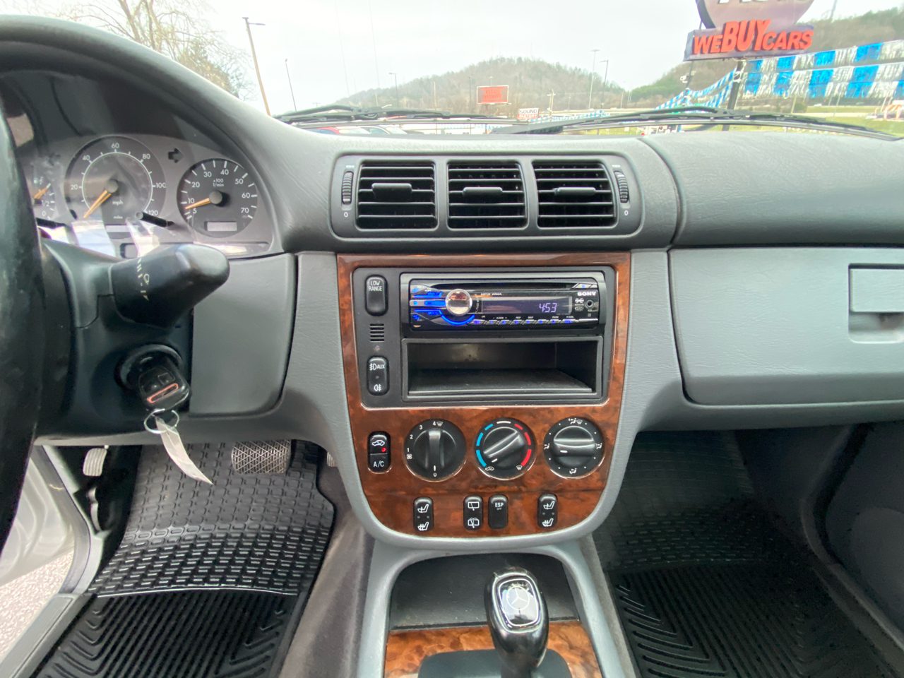 Mercedes-Benz M-Class 4dr AWD 3.2L 1999