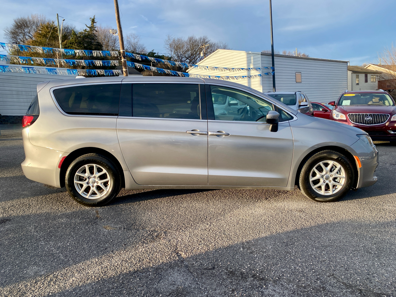 Chrysler Pacifica LX FWD 2017