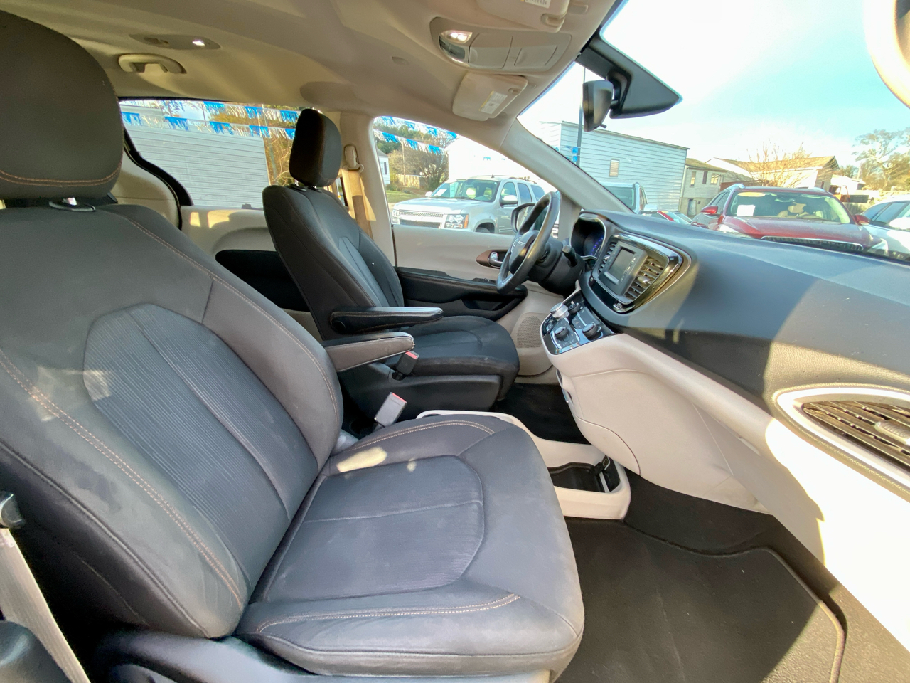 Chrysler Pacifica LX FWD 2017