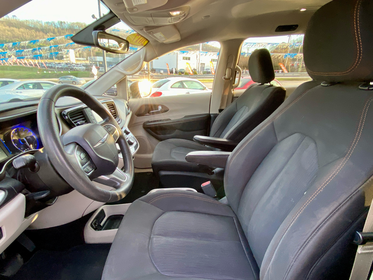 Chrysler Pacifica LX FWD 2017