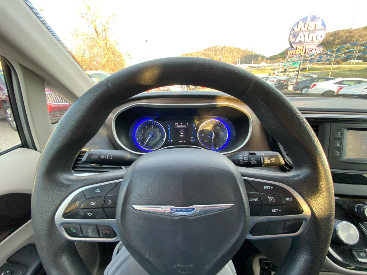 Chrysler Pacifica LX FWD 2017