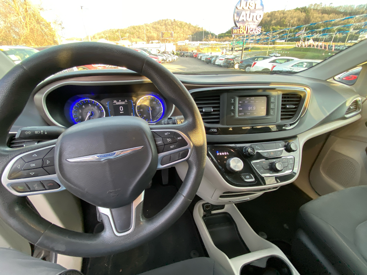 Chrysler Pacifica LX FWD 2017