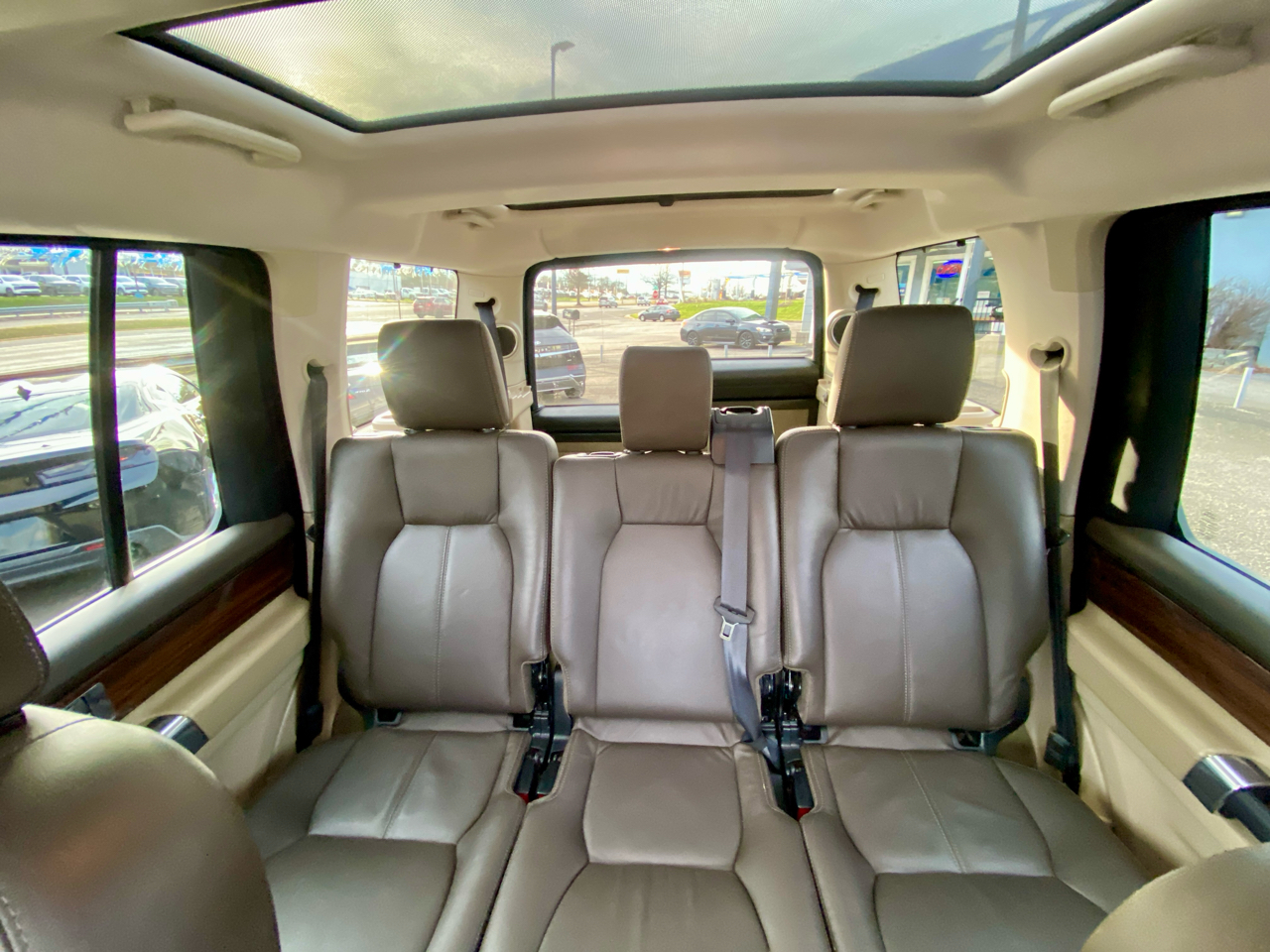 Land Rover LR4 4WD 4dr LUX 2012