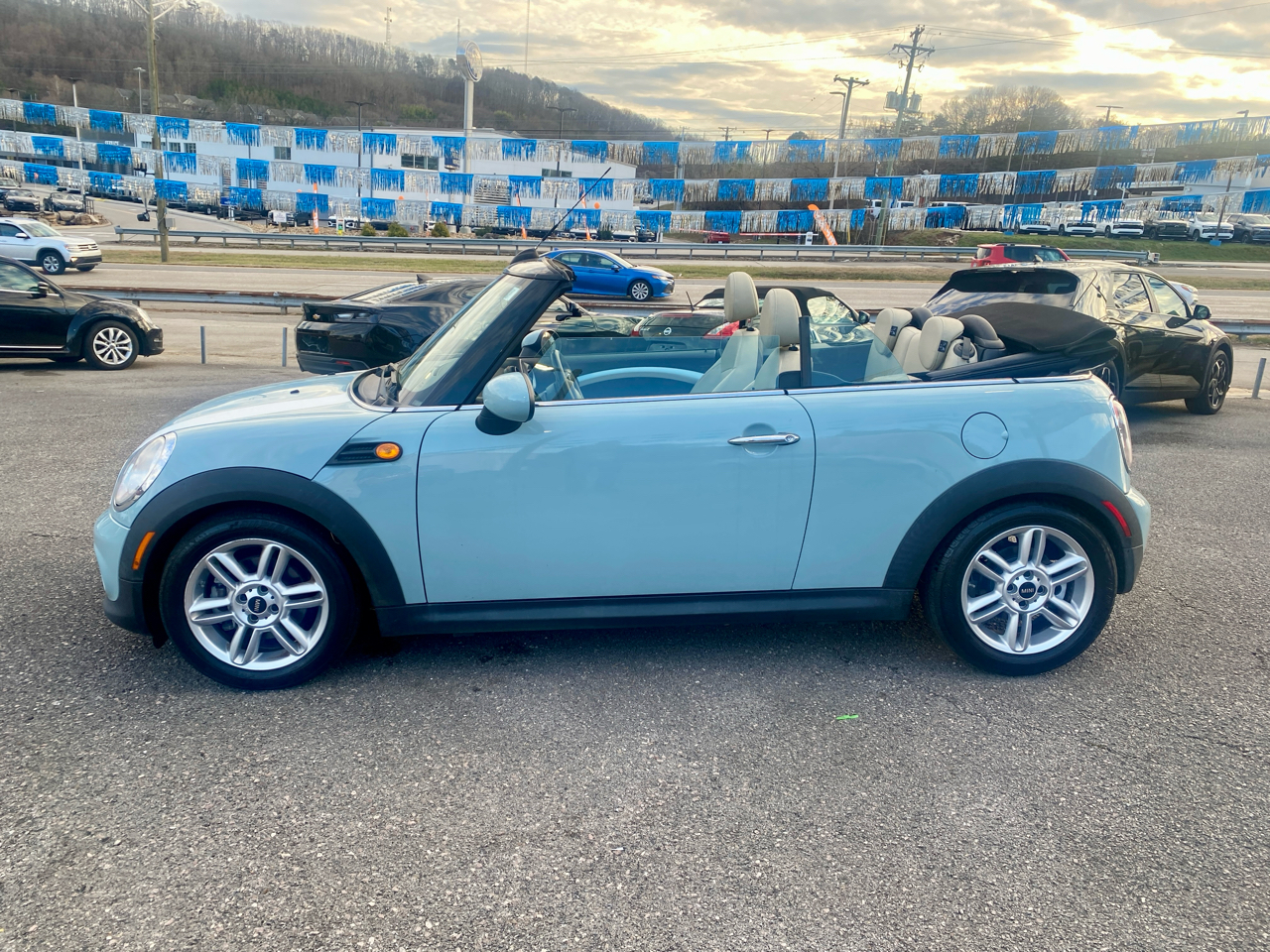 MINI Cooper Convertible 2dr 2013