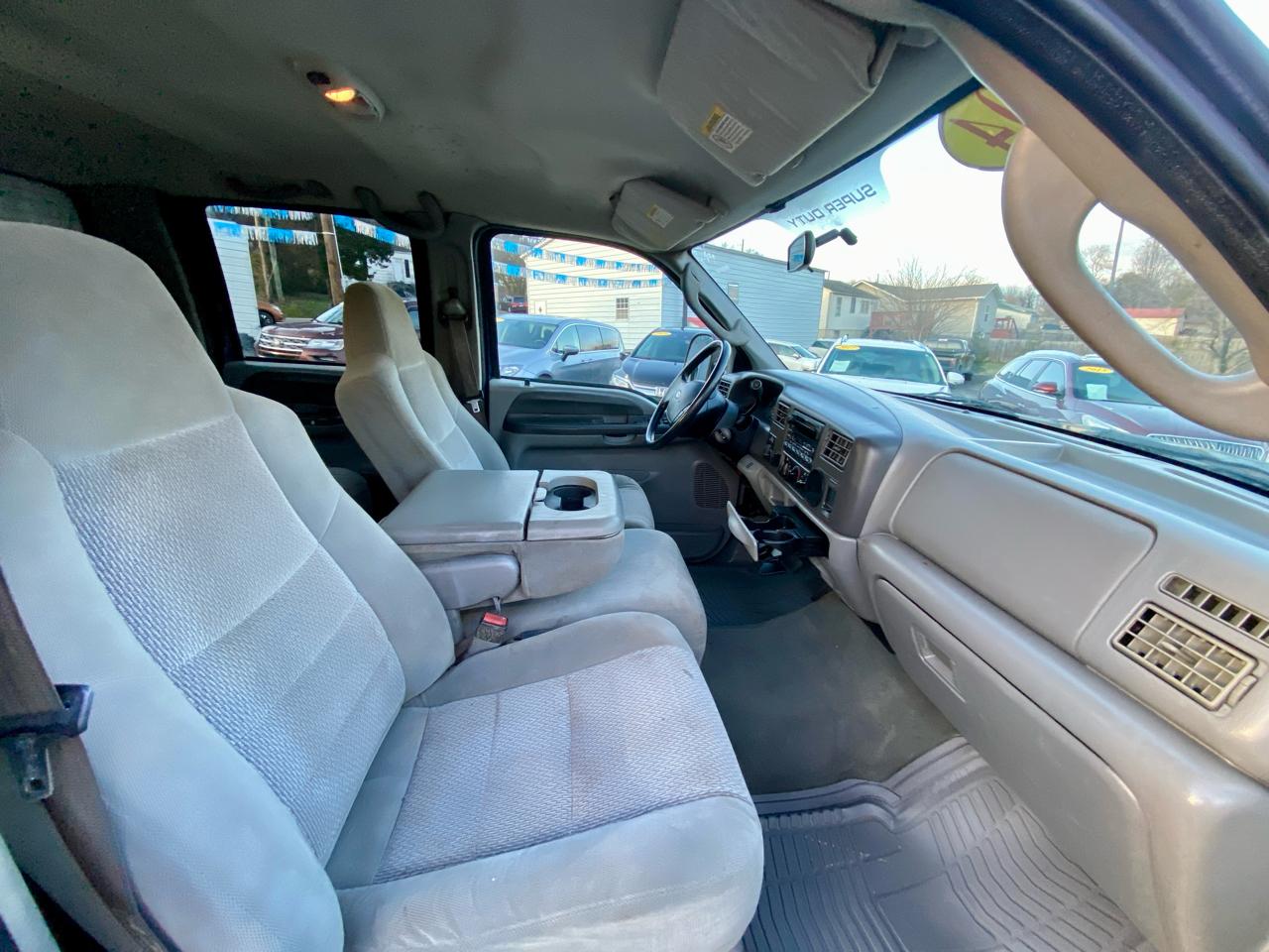 Ford Super Duty F-250 Crew Cab 156" King Ranch 4WD 2003