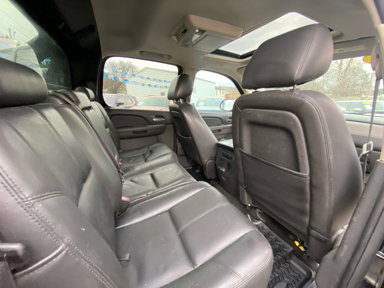 Chevrolet Avalanche 4WD Crew Cab LT 2012