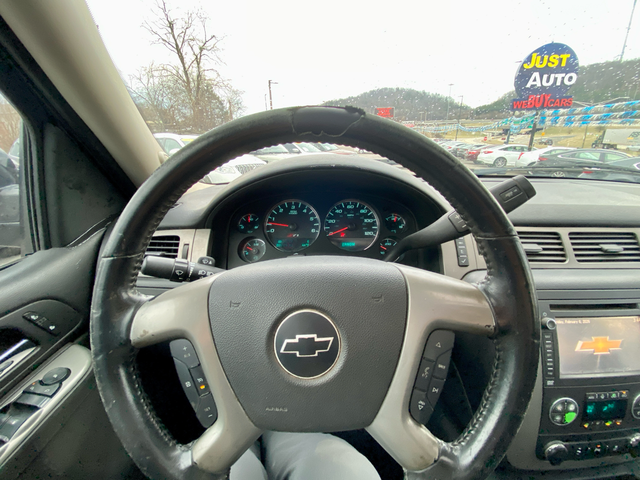 Chevrolet Avalanche 4WD Crew Cab LT 2012