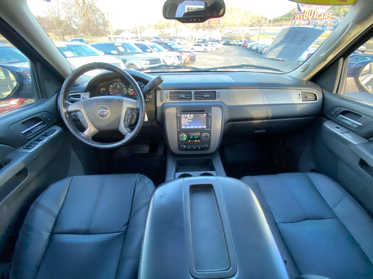 Chevrolet Avalanche 4WD Crew Cab LT 2012