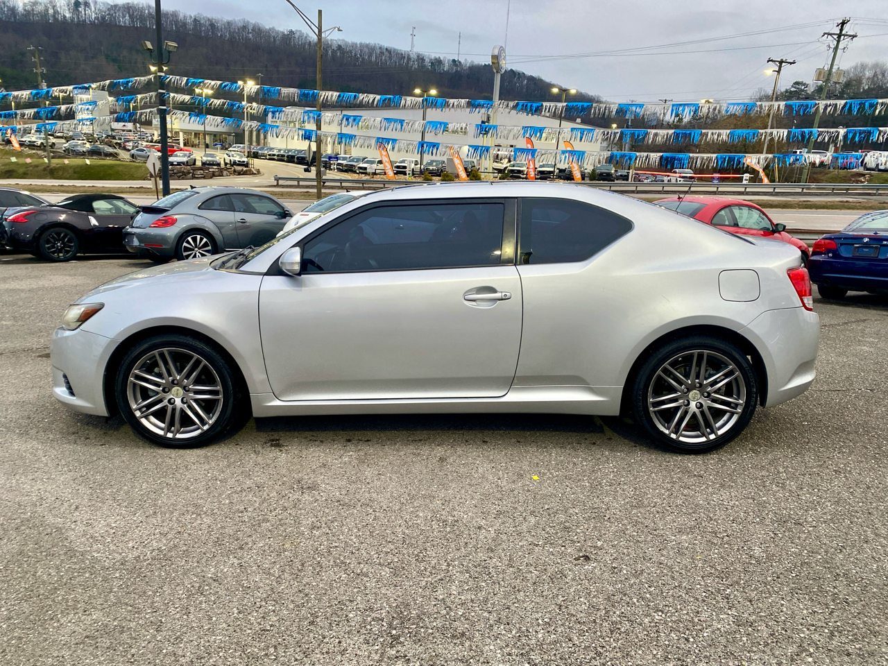 Scion tC 2dr HB Man (Natl) 2011