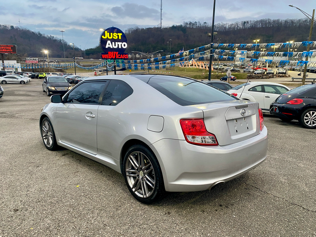 Scion tC 2dr HB Man (Natl) 2011