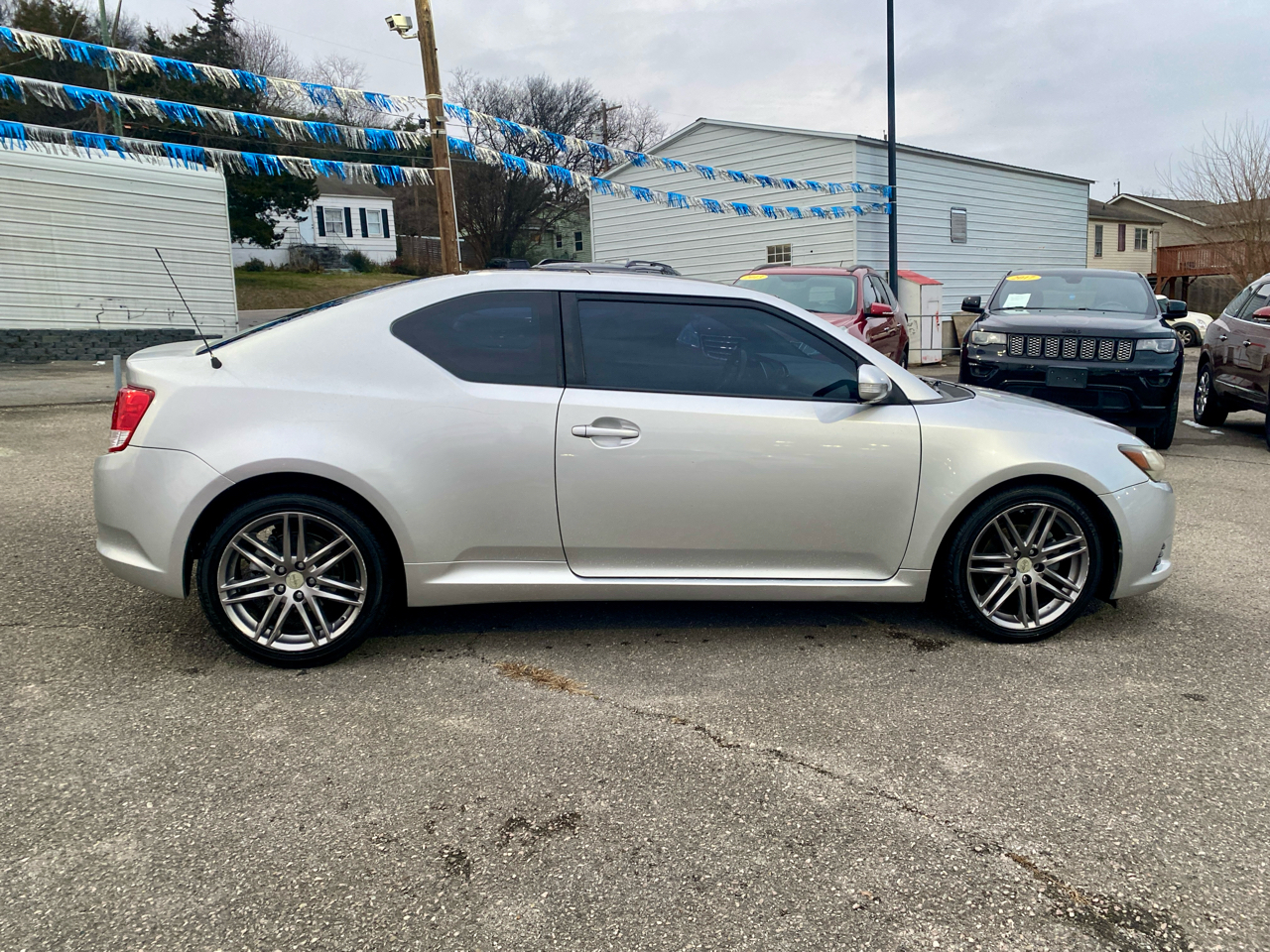 Scion tC 2dr HB Man (Natl) 2011