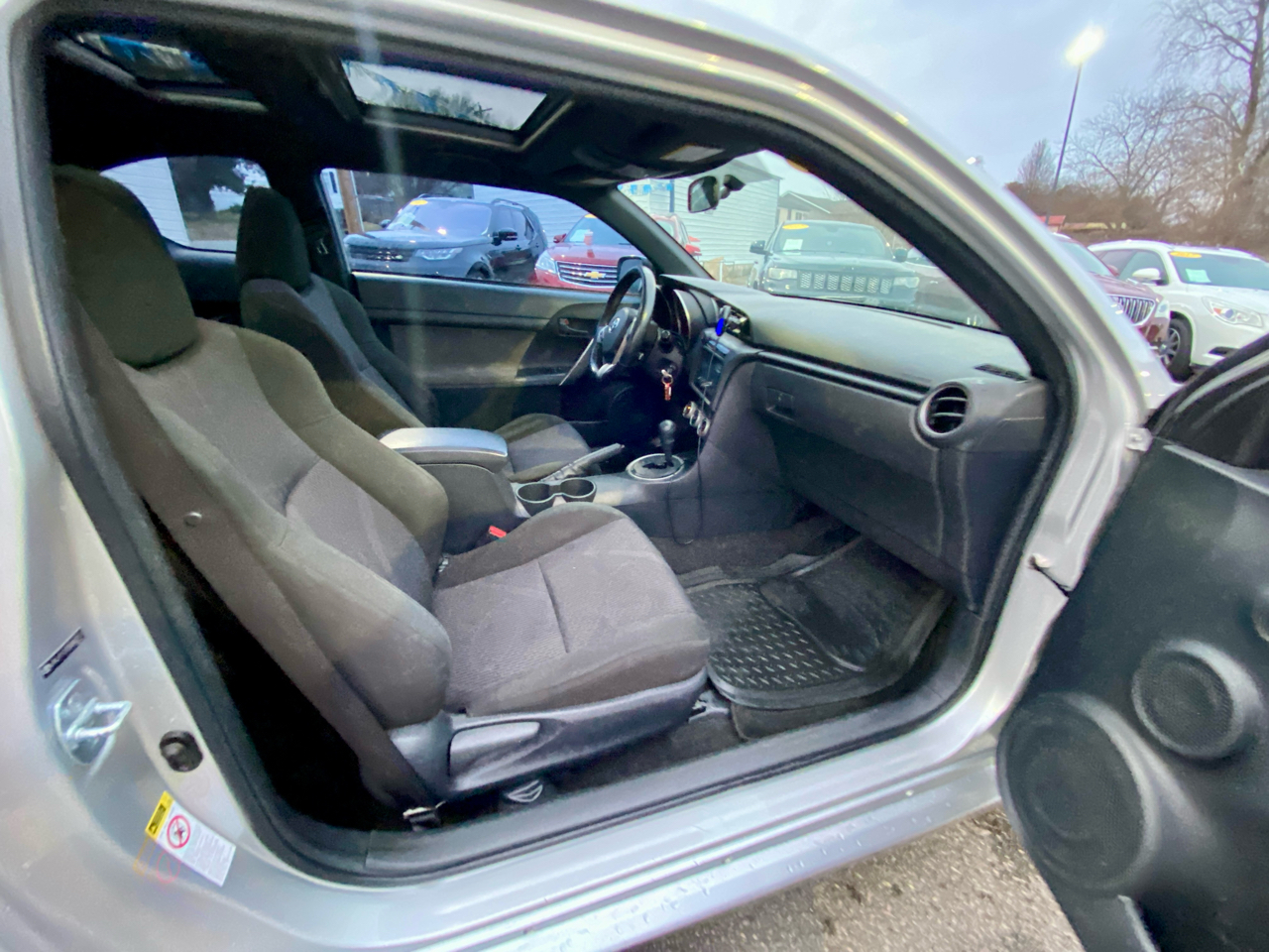 Scion tC 2dr HB Man (Natl) 2011