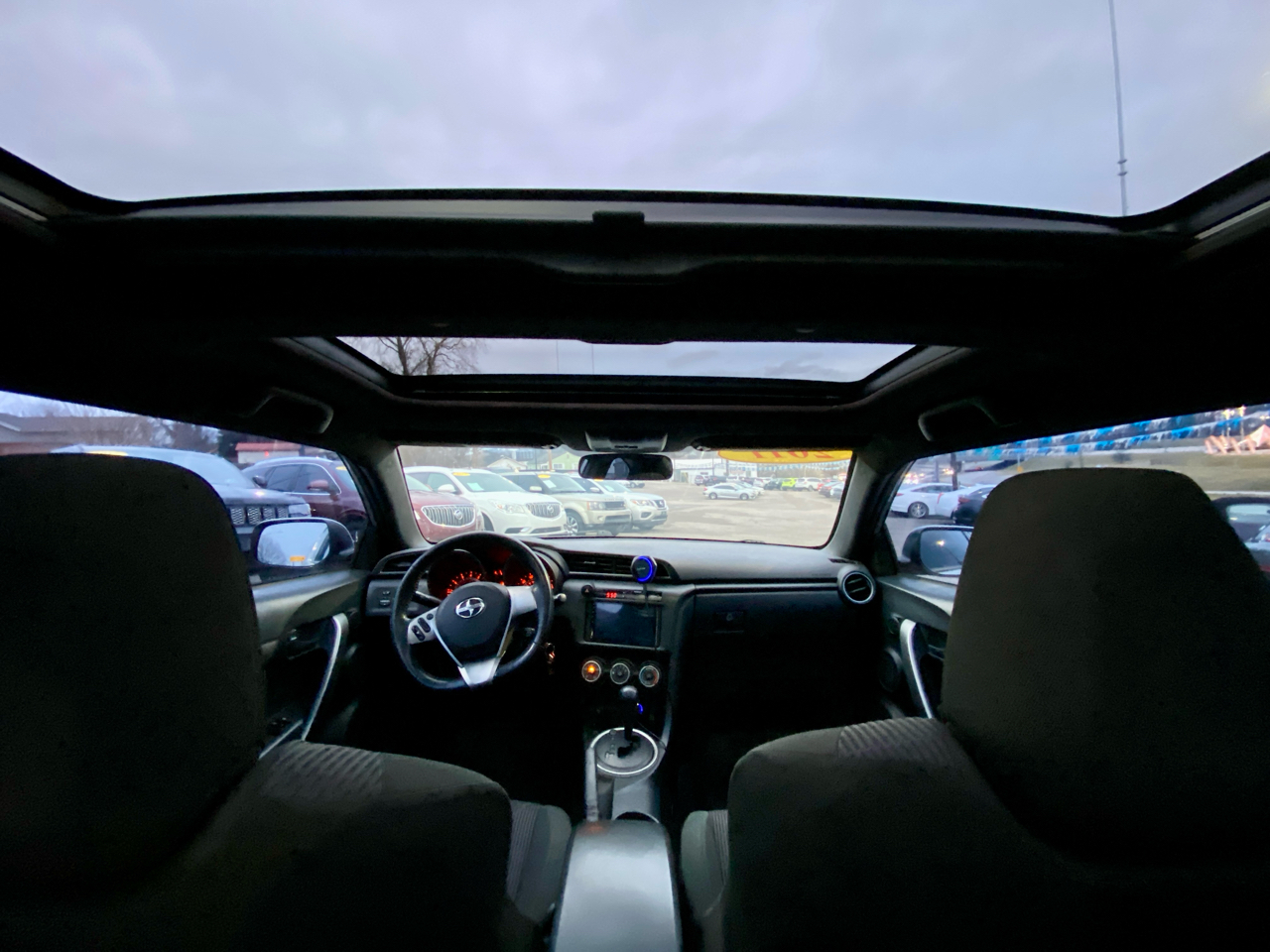 Scion tC 2dr HB Man (Natl) 2011